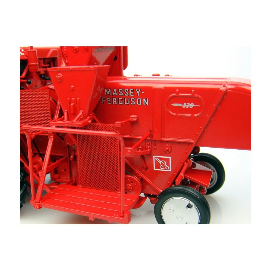 Agco - X993040288000 - Massey Ferguson 830 Model In 1:32 Scale