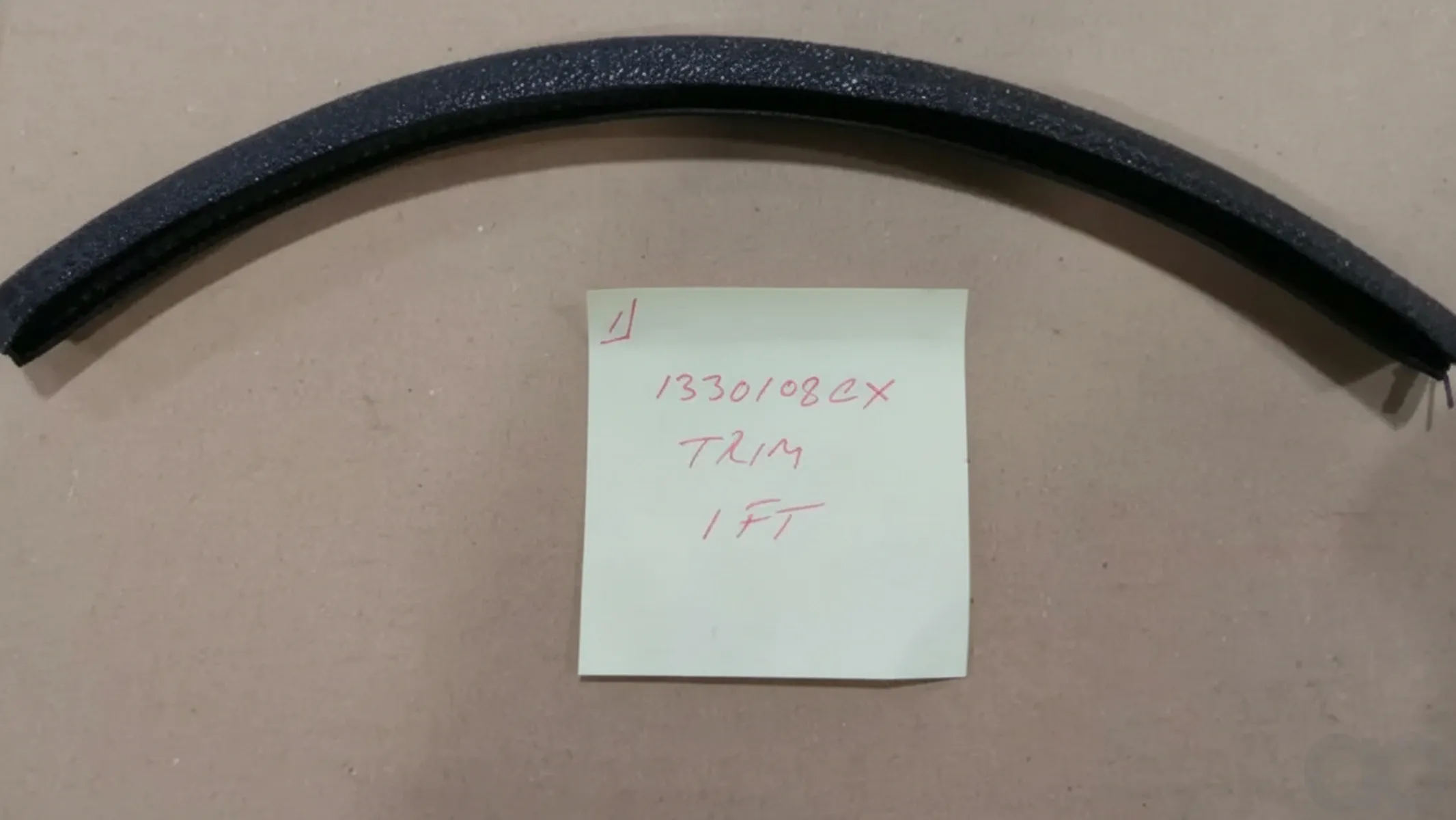 Case IH - 1330108CX - Edge Trim - Black