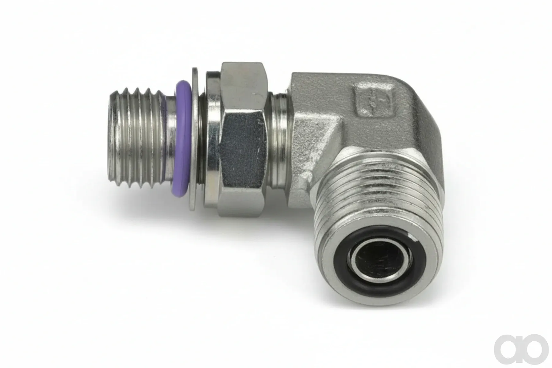 Case IH - 86579686 - 90-Degree Elbow Fitting