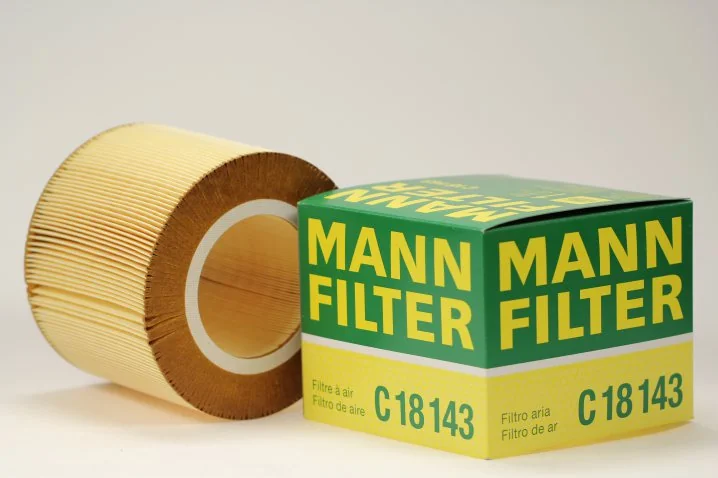 Mann-Filter - C 18 143 - Air filter element