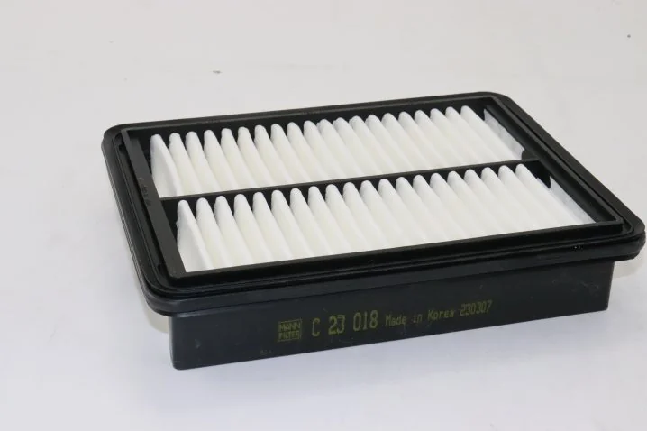 Mann-Filter - C 23 018 - Air filter element