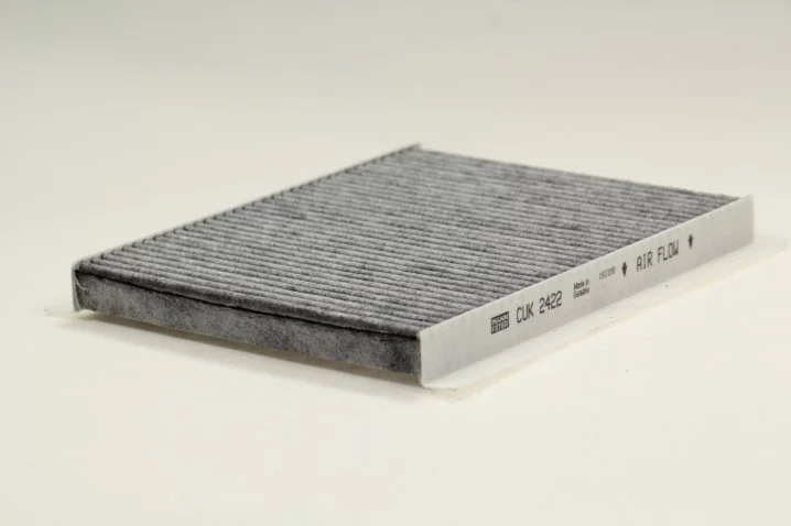 Mann-Filter - CUK 2422 - Cabin air filter (activated carbon)