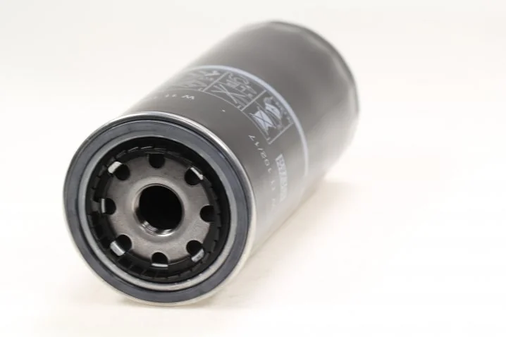 Mann-Filter - W 11 102/17 - Oil filter (spin-on)