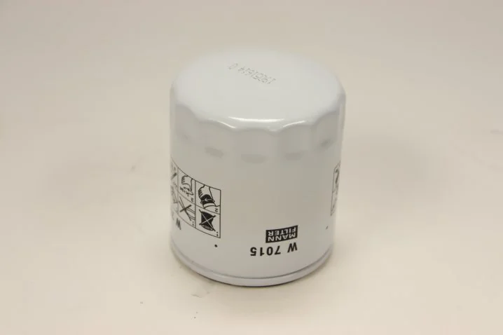 Mann-Filter - W 7015 - Oil filter