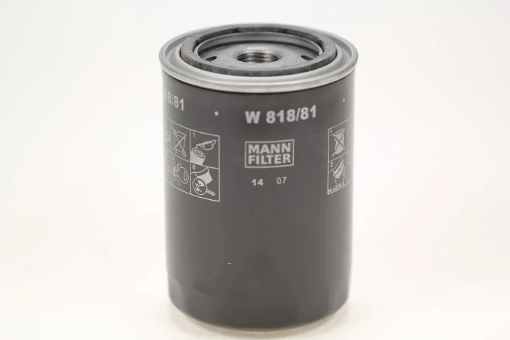 Mann-Filter - W 818/81 - Oil filter