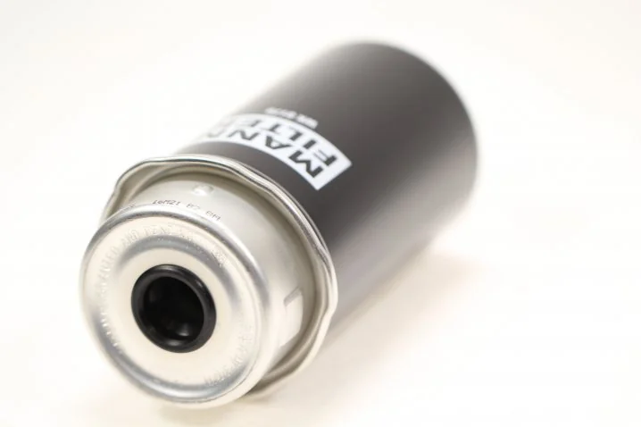 Mann-Filter - WK 8170 - Fuel filter spin-on