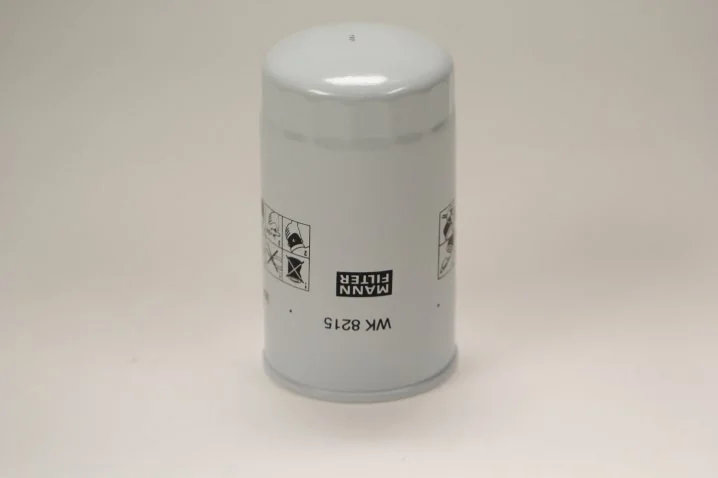 Mann-Filter - WK 8215 - Fuel filter spin-on