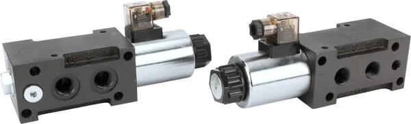AK Regeltechnik - 8312AK10142SET - 8/3 Valve Set 12 VDC, with Coupling