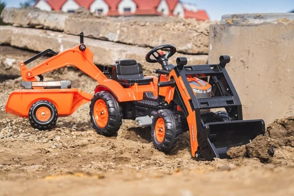 Falk - F2065N - Kubota Backhoe With Front Loader And Trailer