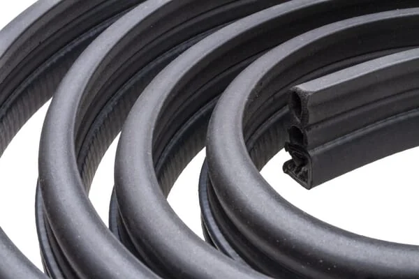Zetor - 53369037 - Clamp Rubber Side Glass Zetor