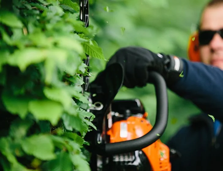 Echo - HCR165ES - Double-Sided Hedge Trimmer 21.2cc, 64 cm Blade