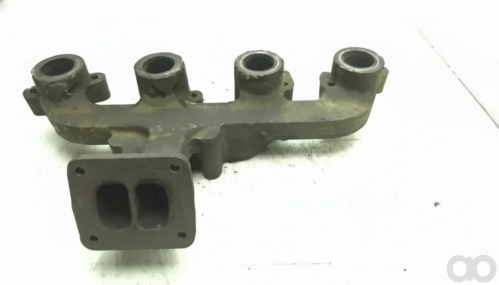 John Deere - R110201 - Exhaust Manifold