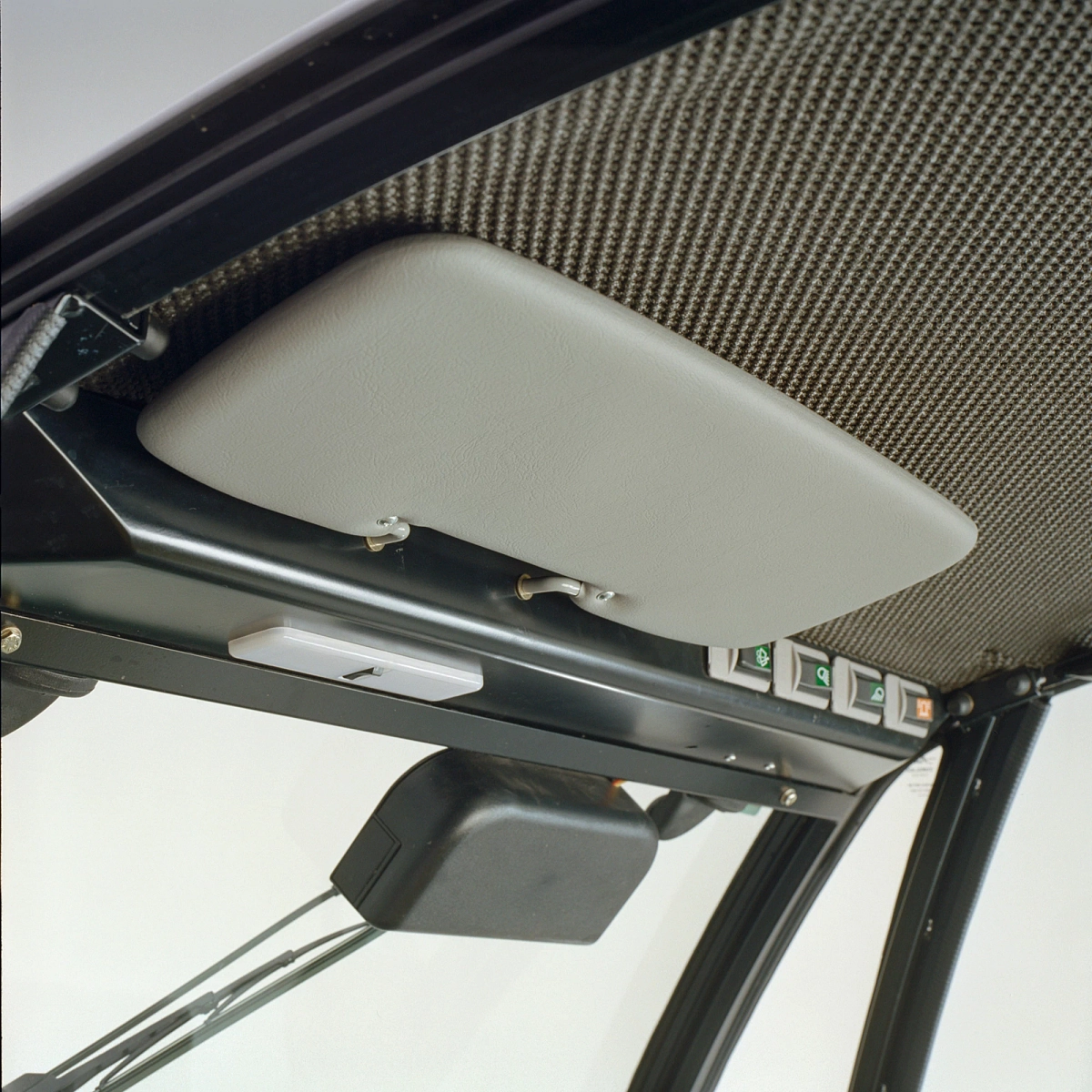 John Deere - BM21646 - Sun Visor Kit