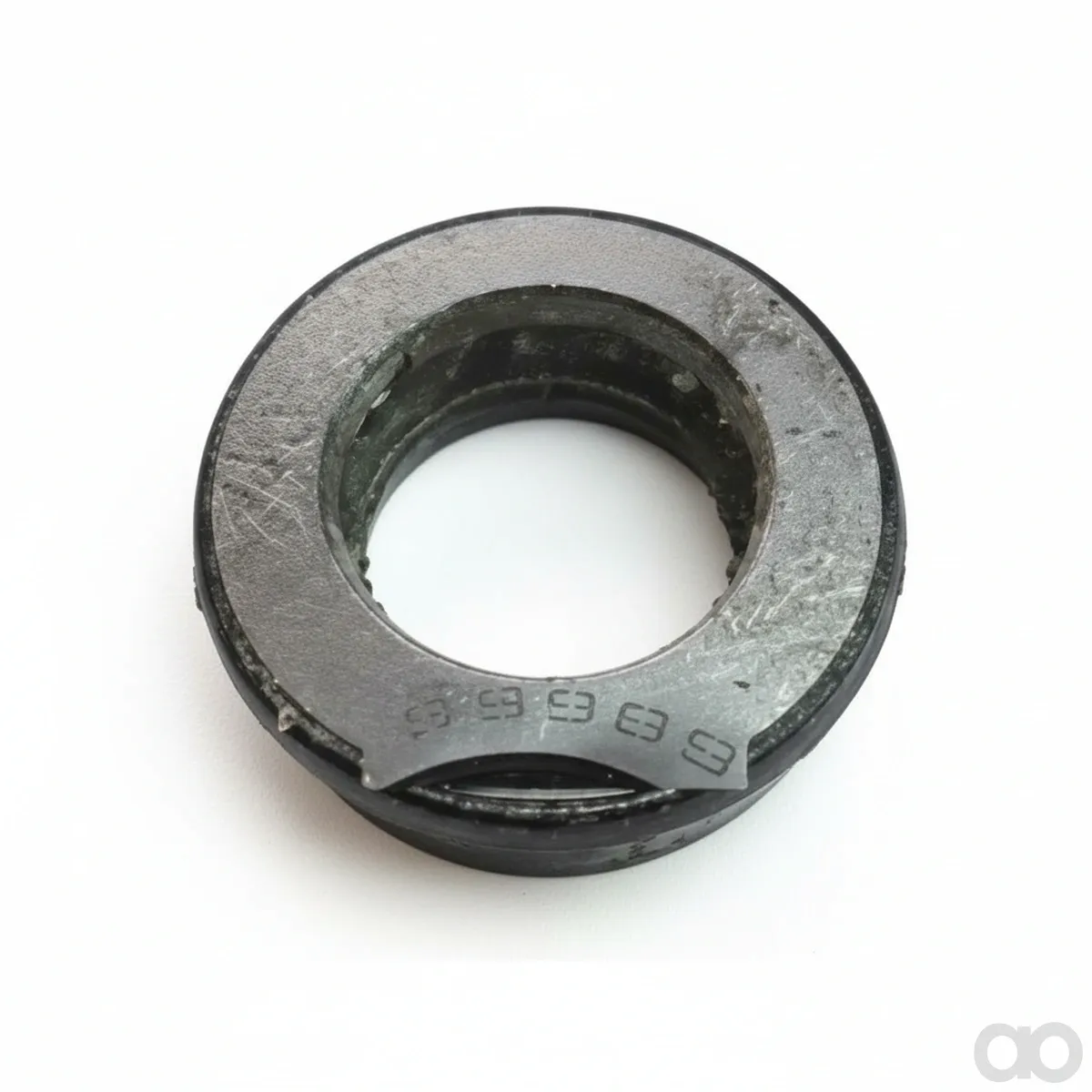 New Holland - 45570 - Bearing Support Bracket CTO 70