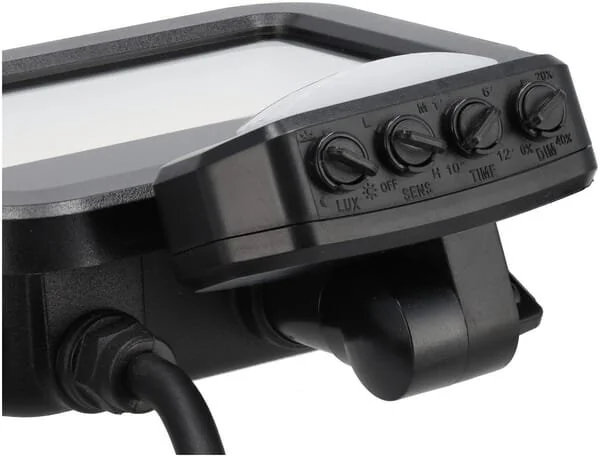 Ledvance - LVFL20830SBKG4 - Floodlight 17W 3000K Sensor