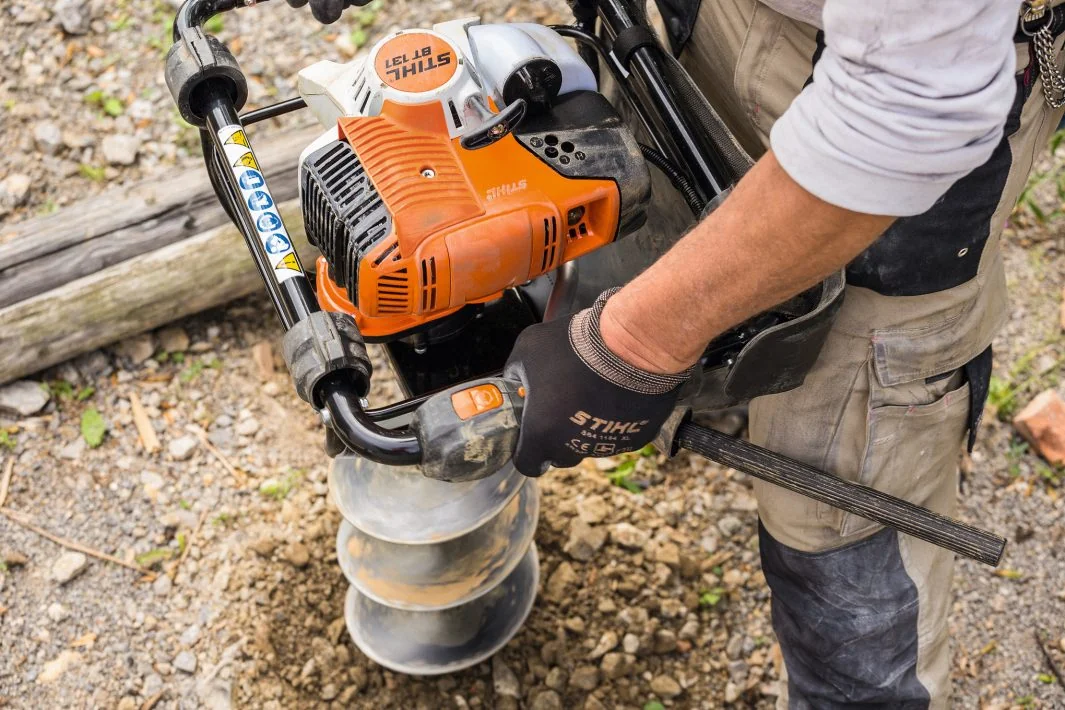 STIHL - 4313-011-2120 - Earth Auger BT 131 1.9 hp with Brake