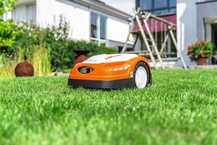 STIHL - 6301-012-1413 - Compact Robot Mower RMI 422PC