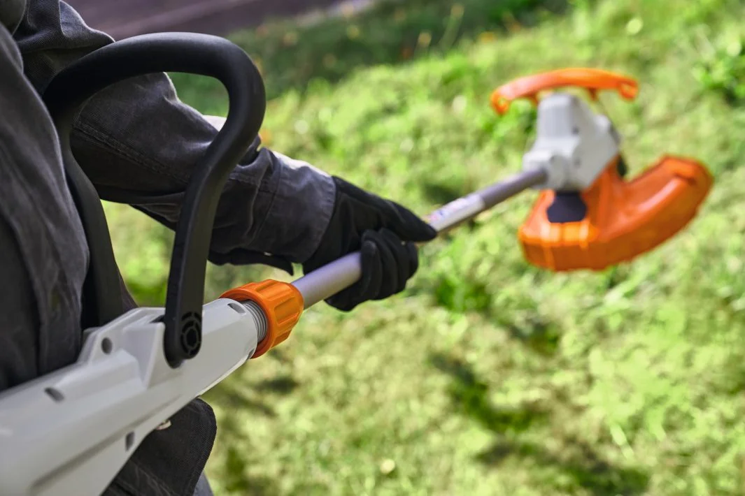 STIHL - FA11-011-5713 - Cordless Brushcutter Grass Trimmer FSA 50 Set Battery and Charger