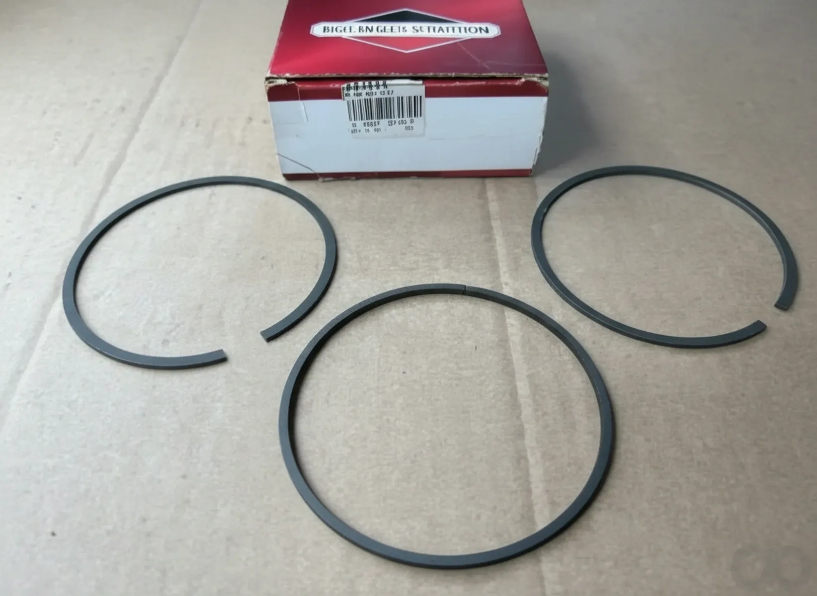 Briggs and Stratton - 694004 - Piston Ring Set Std.