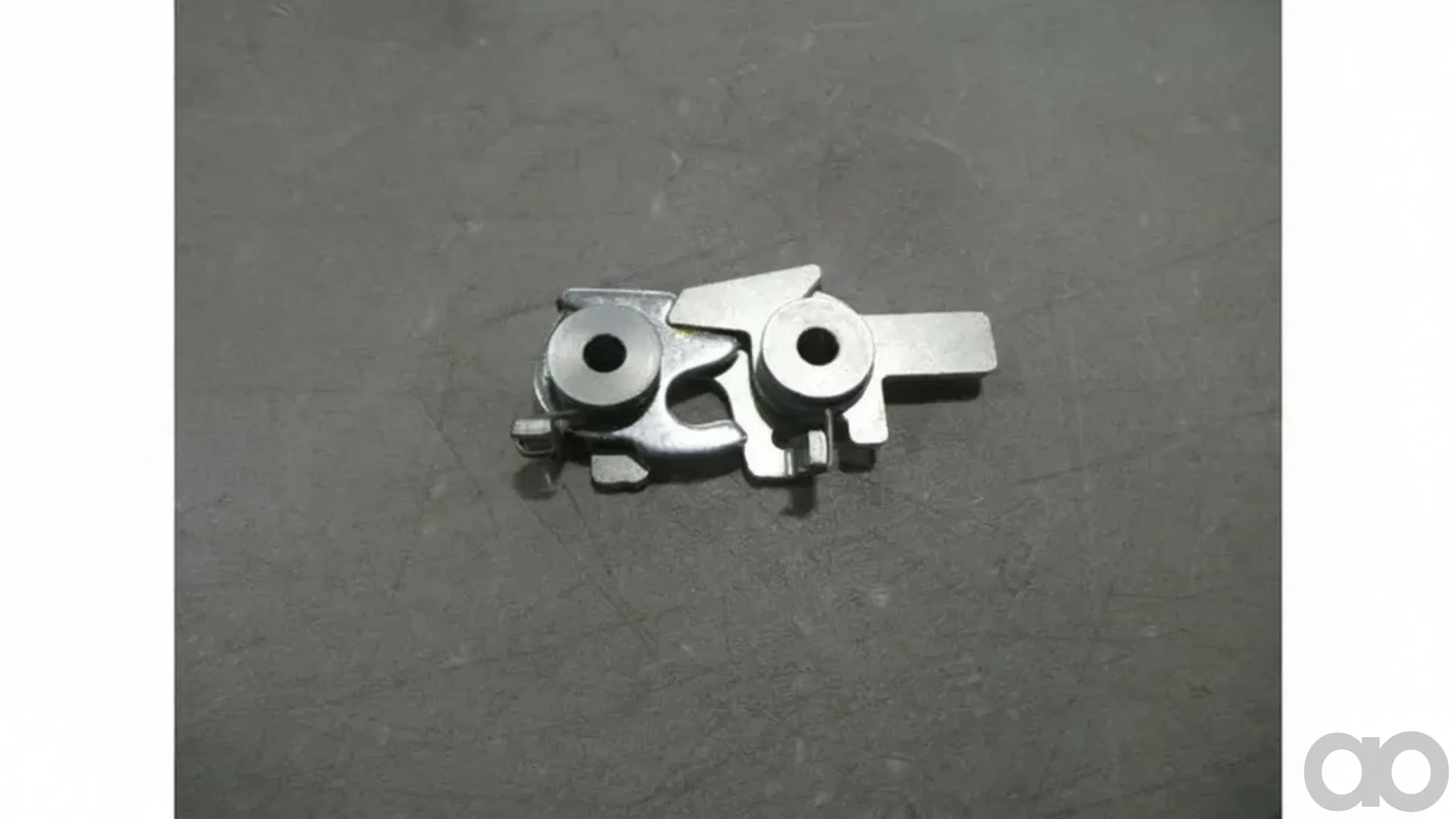 Case IH - 47827877 - Latch