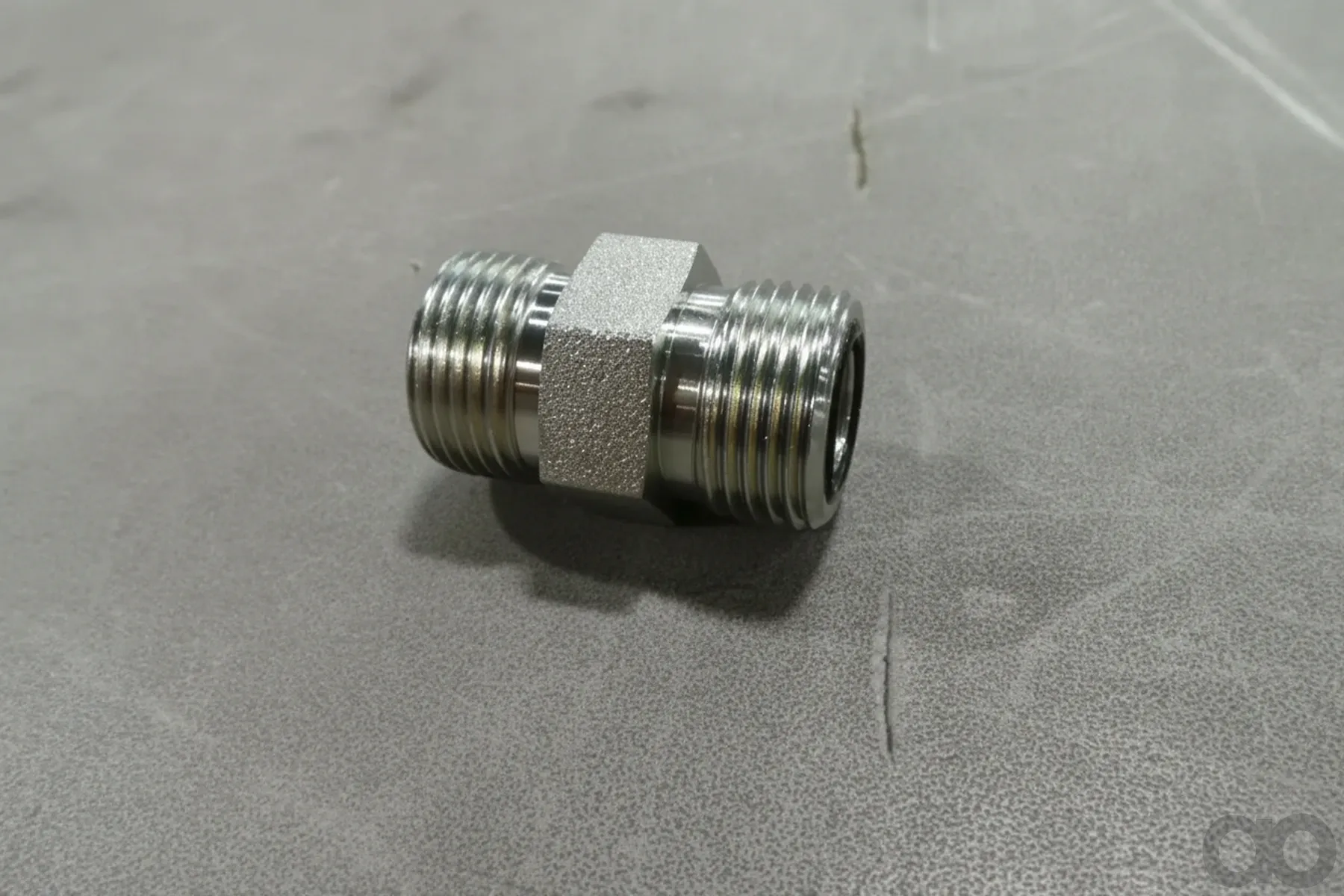 Case IH - 82982603 - Hydraulic Connector