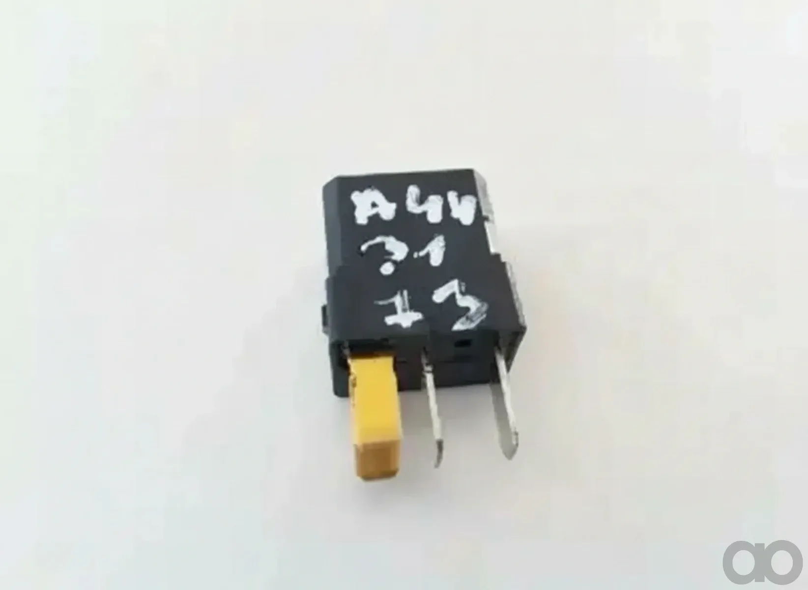 CAT - 1038647 - Bracket Switch