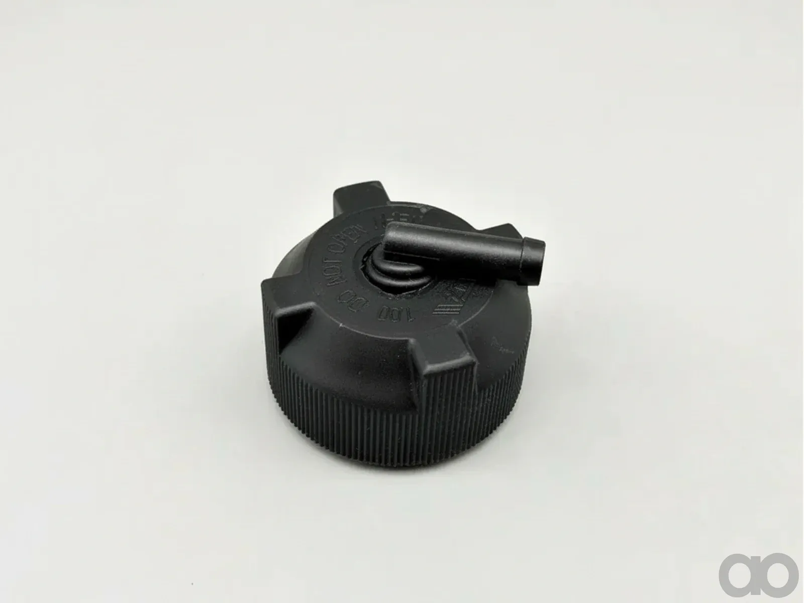Perkins - 3671126M91 - Plastic Container Cap for the Radiator Pressure: 14.5 PSI/1 Bar